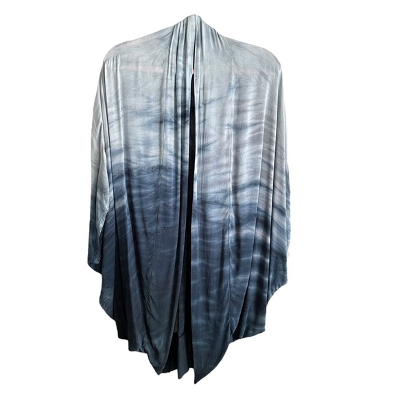 TINA+JO Anthro Gradient Blue Rayon Kimono Topper Relaxed Fit Casual Coverup Sm - Picture 12 of 13